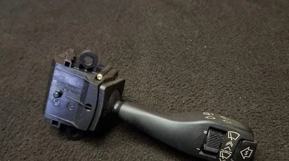 BMW 5 E39 Wiper control stalk 8375408 01204030