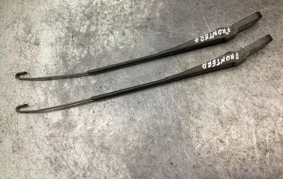 Opel Frontera A Front wiper blade arm