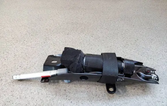 Volvo S80 Front seatbelt 39818796