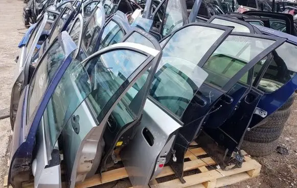 Lexus RX 300 Front door melynos
