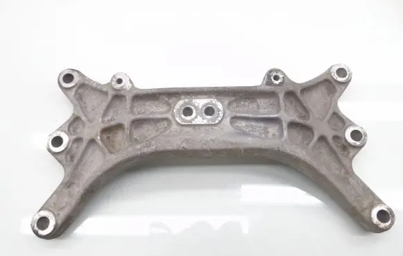 Maserati Ghibli Gearbox mounting bracket 670001738