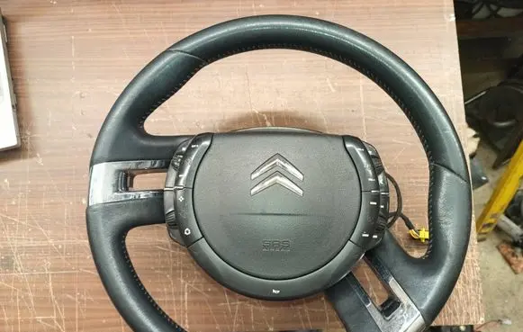 Steering wheel