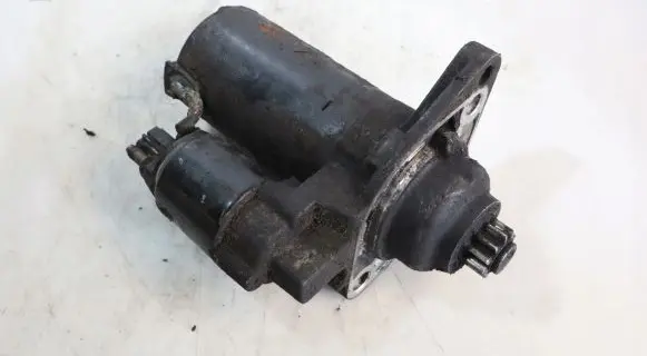 Audi A3 S3 8P Starter motor 1005831311