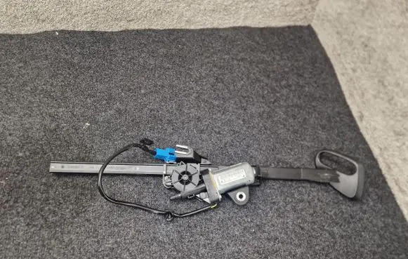 Mercedes-Benz E W238 Seat belt adjustment motor A2058600282 A2058600257 308363010