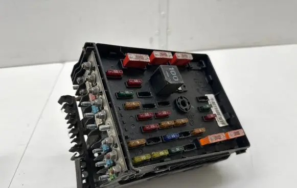 Volkswagen PASSAT B6 Fuse box set 3C0937125