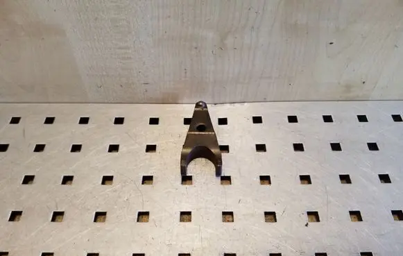 Toyota Avensis T270 Fuel Injector clamp holder