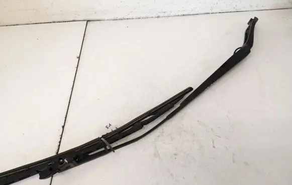 Mazda 3 I Front wiper blade arm