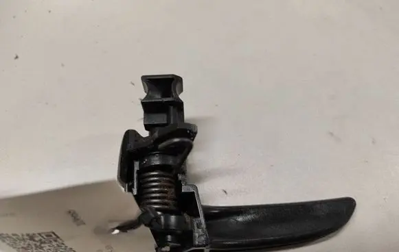 Mazda 5 Front door interior handle