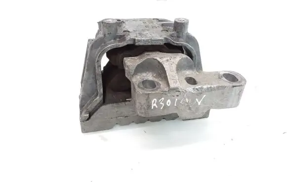 Volkswagen PASSAT B7 Engine mount bracket 1K0199262CR