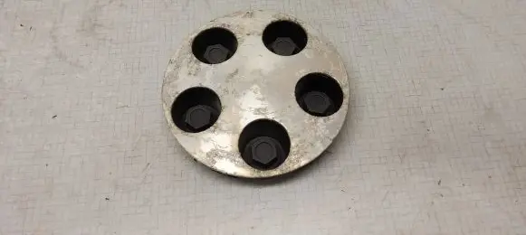 Chevrolet Suburban Original wheel cap 15650045 15650313