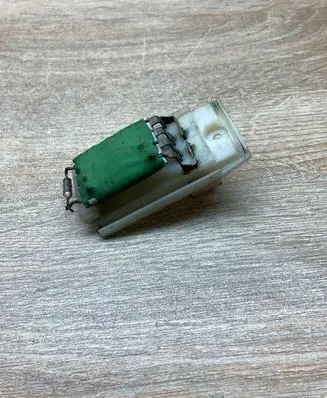 Ford Focus Heater blower motor/fan resistor XS4H18B647AA