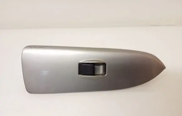 Mazda Premacy Electric window control switch GE6M 684L1