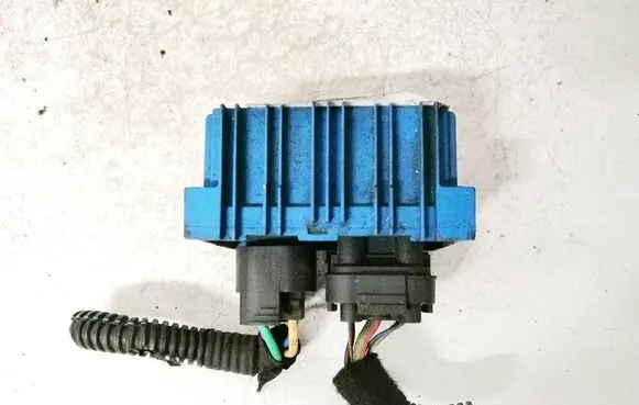 Opel Corsa D Glow plug pre-heat relay 55557760 51299044