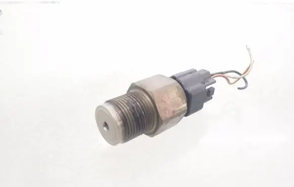 Fuel pressure sensor