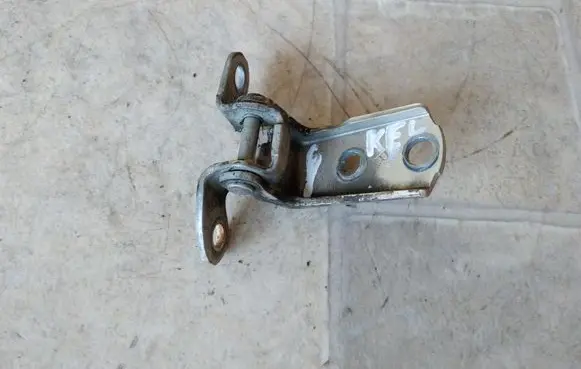 Lexus IS 220D-250-350 Rear door upper hinge