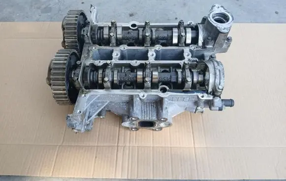 Ford Focus Engine head PBCM5G-6090