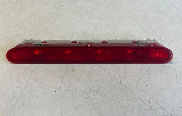 Opel Vivaro Third/center stoplight 9811325980