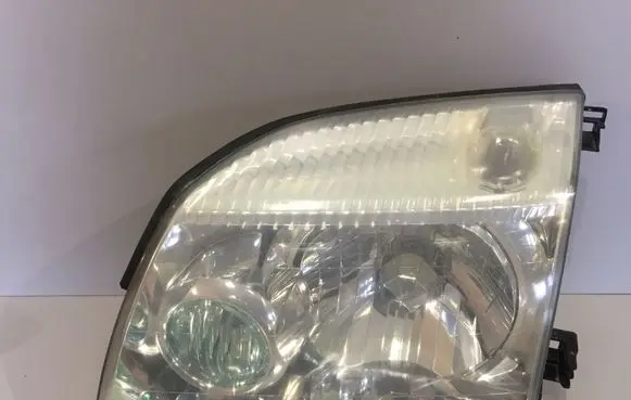 Nissan X-Trail T30 Headlight/headlamp