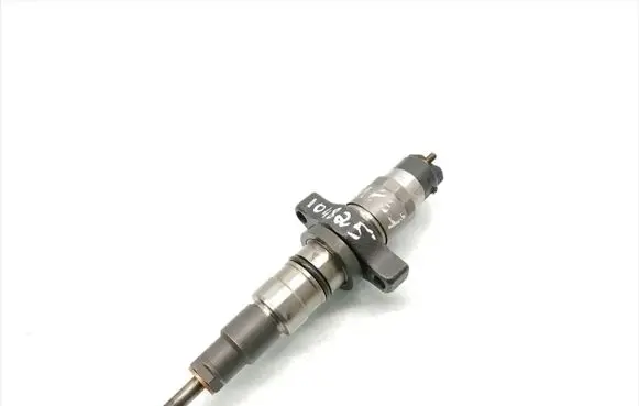 Iveco Daily 45 - 49.10 Fuel injector 0445120273
