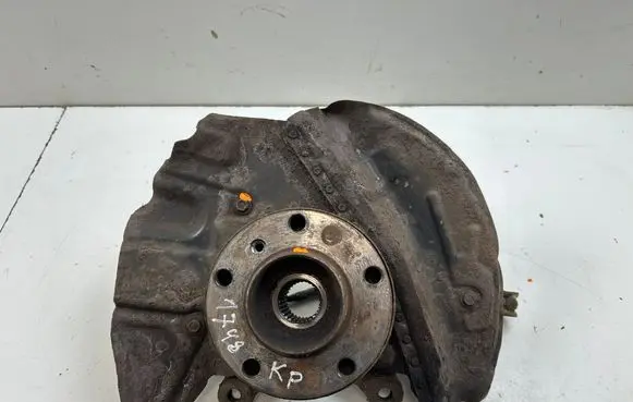 BMW X5 E53 Front wheel hub 