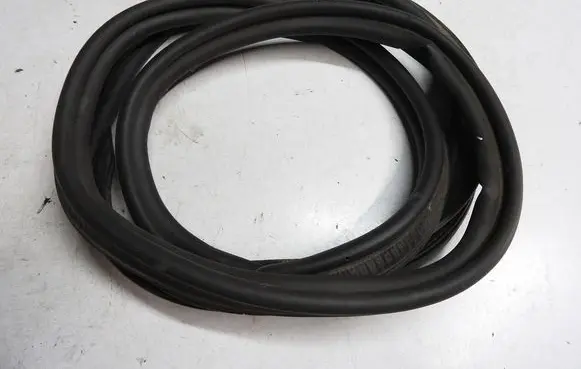Renault Clio IV Seal rubber (tailgate) 