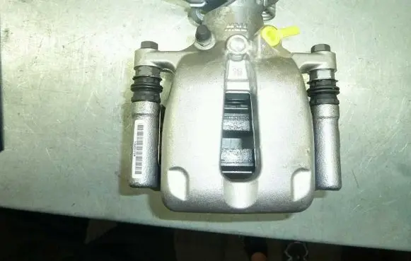 Opel Insignia A Front brake caliper 13481725