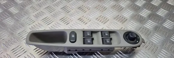 Renault Zoe Electric window control switch 254008973R