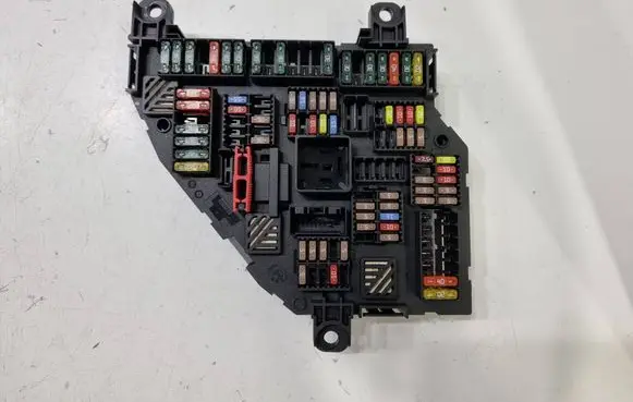 BMW 5 F10 F11 Fuse module 9234423 217033452 01631919