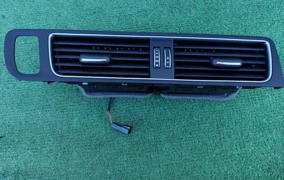 Audi Q5 SQ5 Dashboard side air vent grill/cover trim 8R1820951L