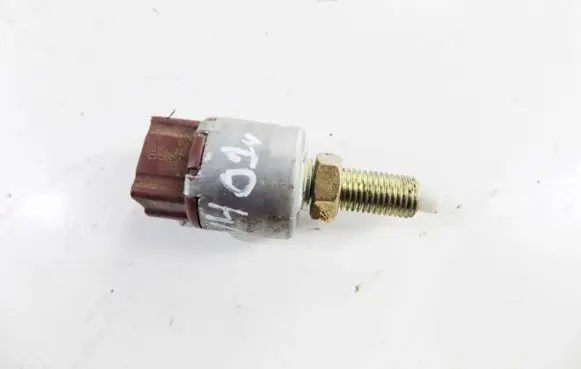 Toyota RAV 4 (XA20) Brake pedal sensor switch