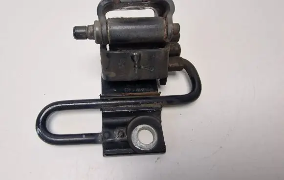 Audi Q7 4L Rear door lower hinge 8E0831411E
