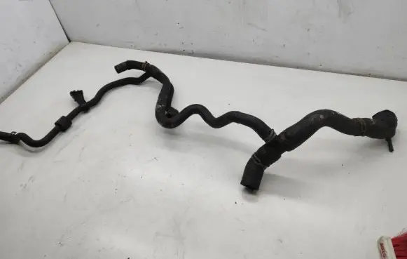 Volkswagen Tiguan Engine coolant pipe/hose