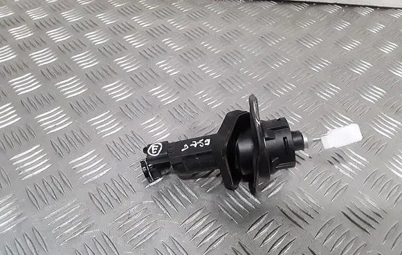 Ford Focus Clutch master cylinder BV617A542AB