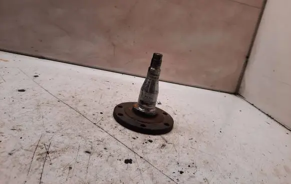 Audi 100 200 5000 C3 Stub axle 