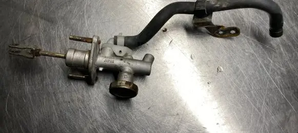 Nissan Almera Tino Clutch master cylinder
