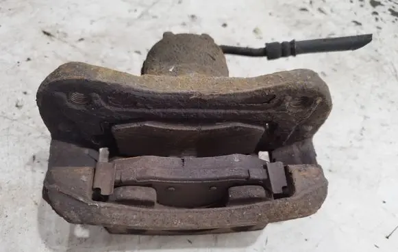Hyundai i20 (PB PBT) Front brake caliper