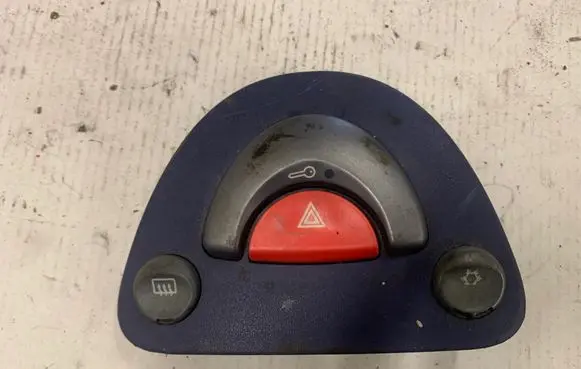 Smart ForTwo I Hazard light switch V012