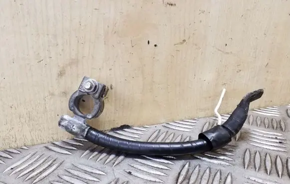 Ford Focus Positive cable (battery)