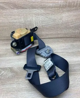 Subaru Impreza II Front seatbelt TKAB2ES110
