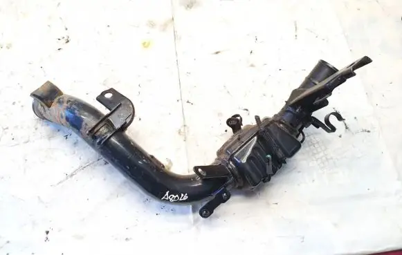 Toyota Corolla Verso AR10 Intercooler hose/pipe