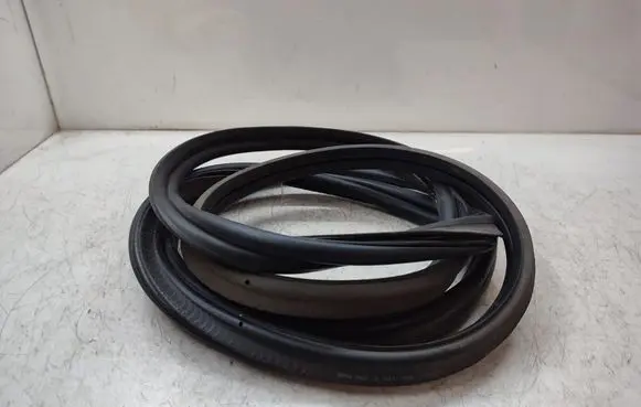 Mini Cooper Countryman R60 Trunk rubber seal (body) 9801388