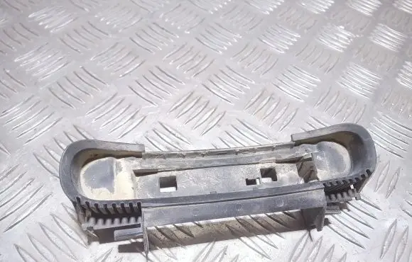 Rear door exterior handle/bracket