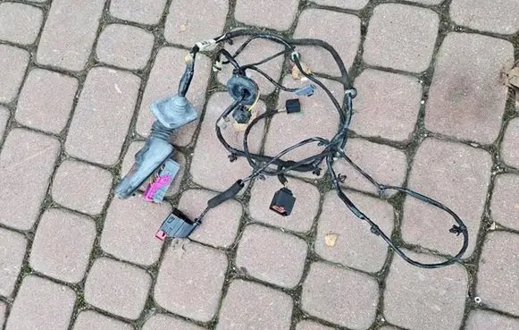 Opel Astra J Front door wiring loom 13372788