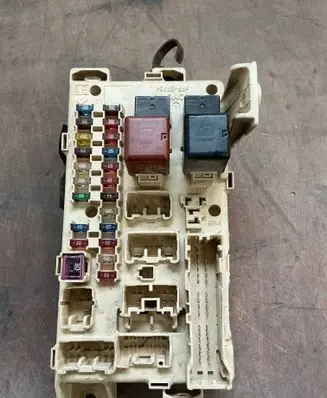 Toyota Avensis Verso Fuse module 8922144030