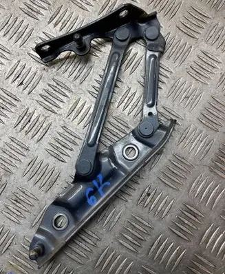 Infiniti M30 Tailgate/trunk/boot hinge 