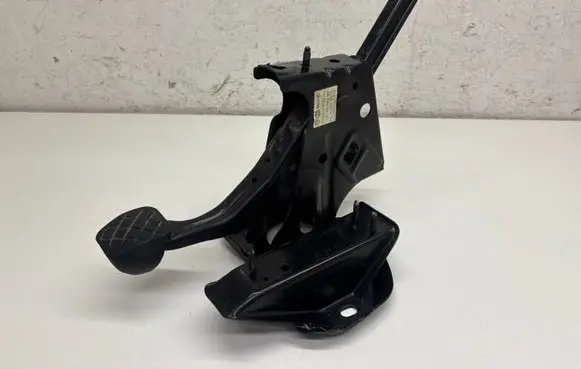 Volkswagen Bora Clutch pedal 1J1721058BS