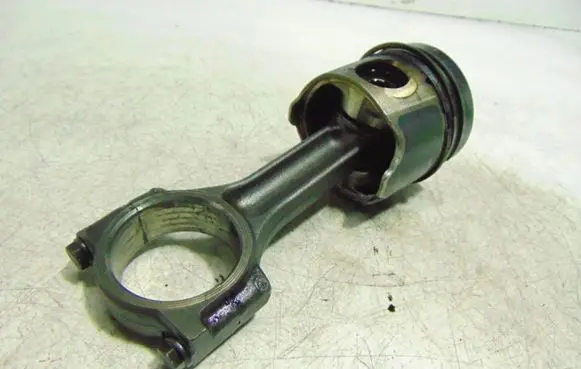 Renault Megane I Piston 