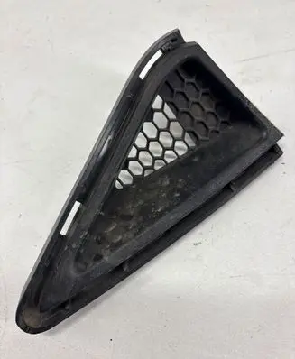 Ford Mustang VI Front bumper lower grill JR3B17B999AA