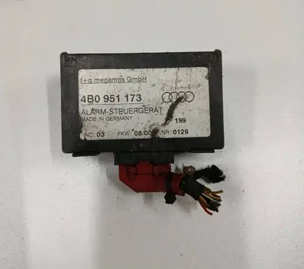 Audi A4 S4 B5 8D Alarm control unit/module 4B0951173