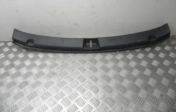 Tesla Model Y Tailgate/boot lid lock trim 149463100C